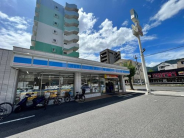 ローソン 灘烏帽子町一丁目店の画像1