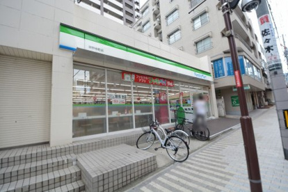 ファミリーマート 御影中町店の画像1
