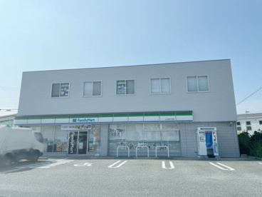 ファミリーマート 上大市四丁目店の画像1