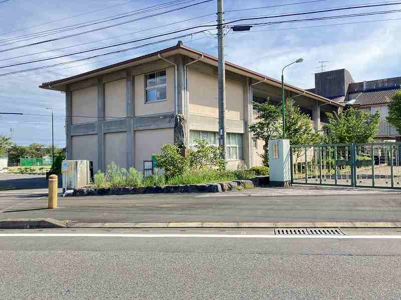 小城市立岩松小学校