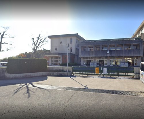 内部東小学校