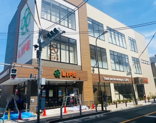 ライフ 梅島駅前店