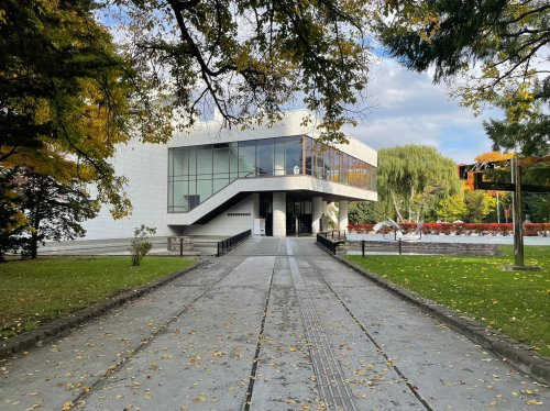 北海道立近代美術館