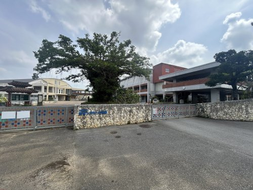 沖縄市立美里小学校