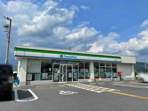 ファミリーマート 亀岡河原町店