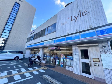 ローソン 尼崎昭和通二丁目店の画像1
