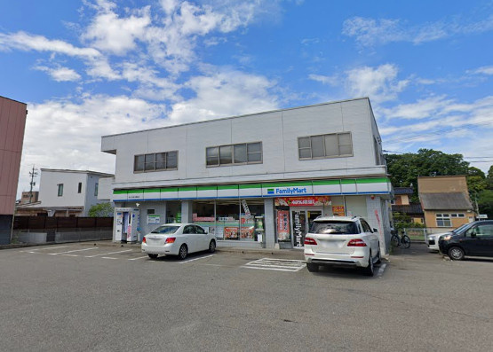 ファミリーマート 辰口丘陵公園前店