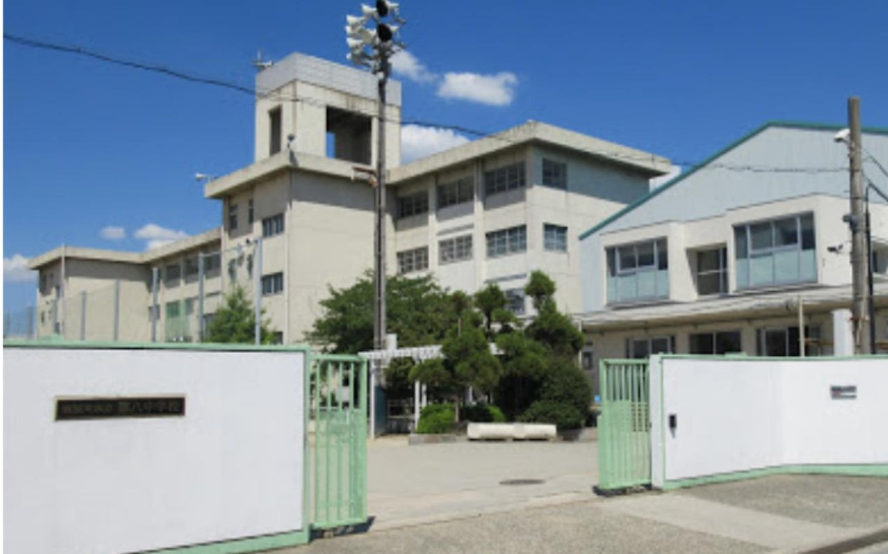 寝屋川市立第八中学校