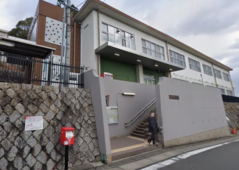 名古屋市緑図書館
