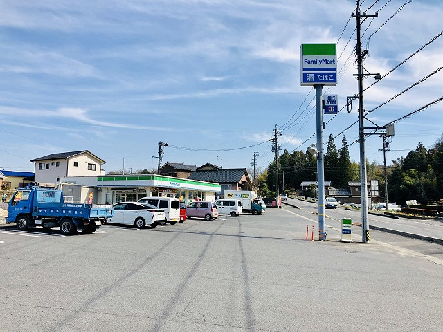 ファミリーマート 肥田店