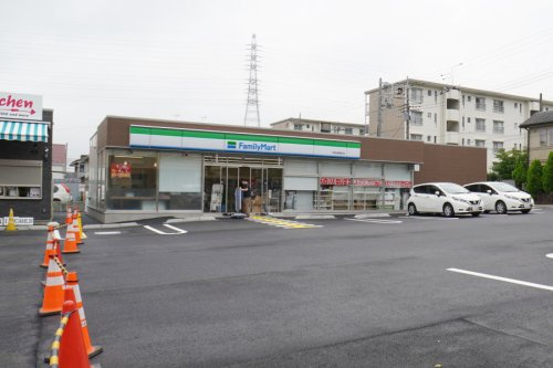 ファミリーマート 町田成瀬台店