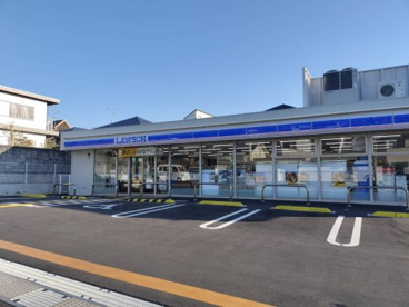 ローソン 川西大和西四丁目店の画像1