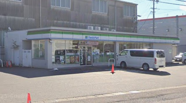 ファミリーマート 小牧原新田店