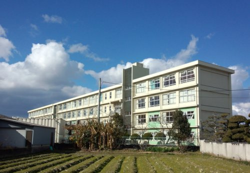 平岡中学校